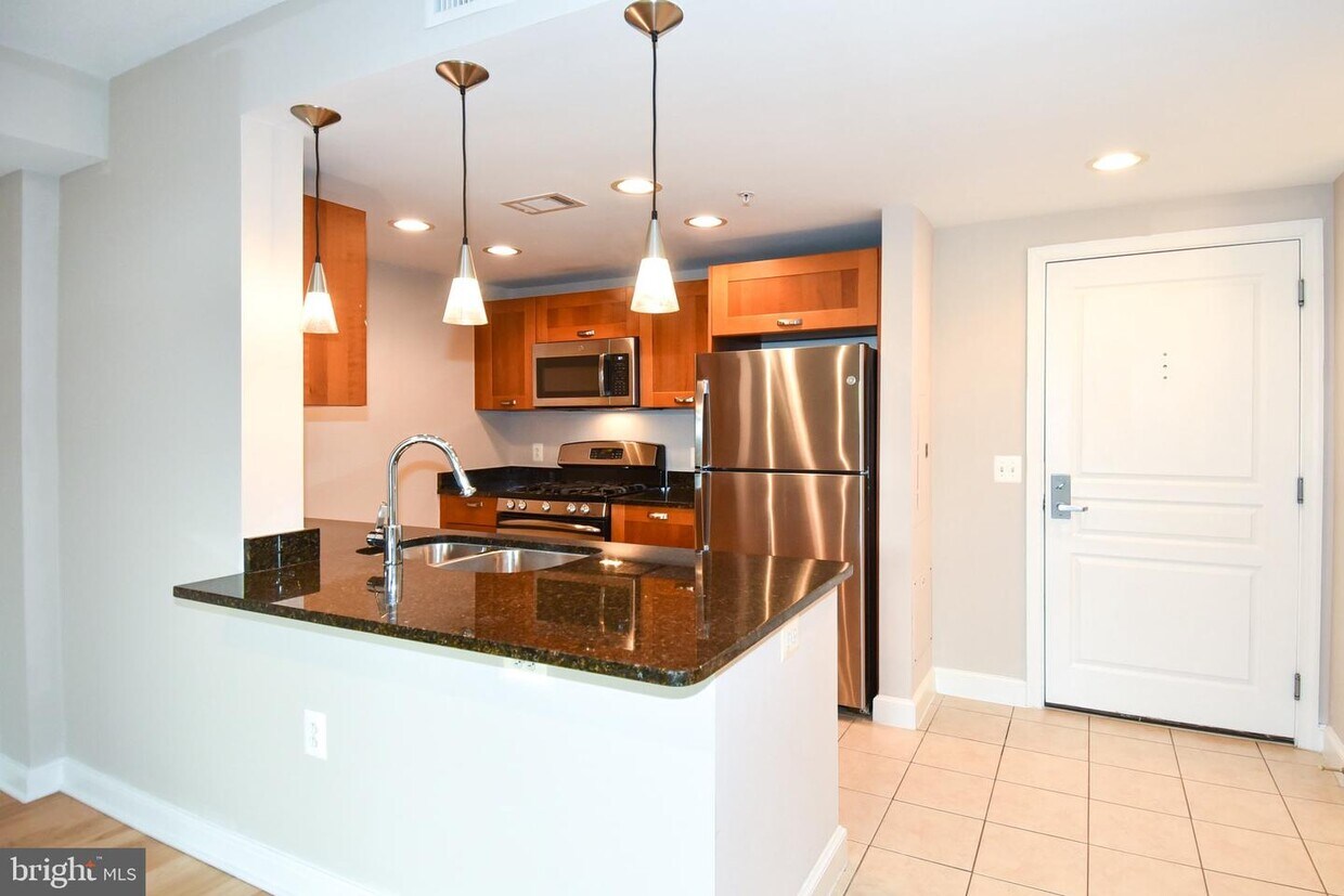 2451 Midtown Ave Unit 1116, Alexandria, VA 22303 Room for Rent in