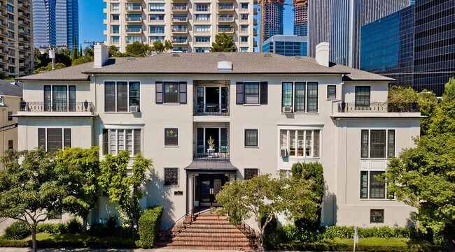 Building Photo - 401 Shirley Pl