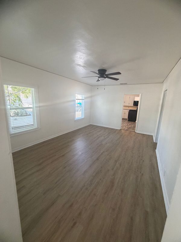 Foto del edificio - 2551 Del Paso Blvd