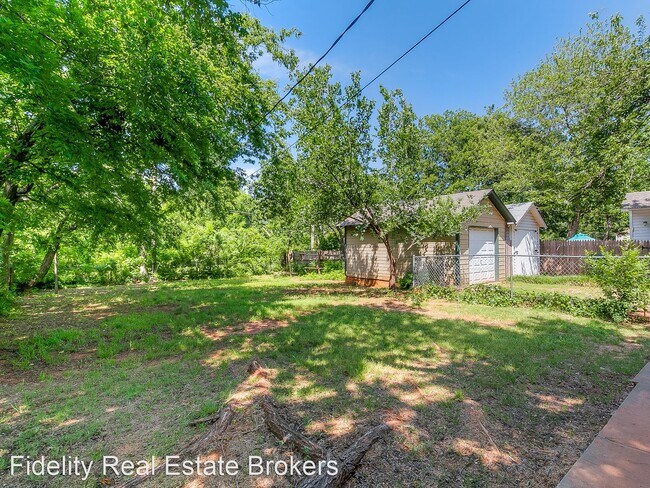 Building Photo - 2 br, 1 bath House - 1915 NW 40th St