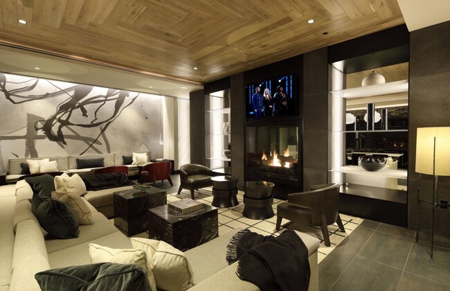 Foto del edificio - 917 W Washington Blvd