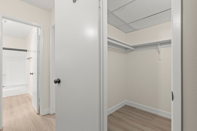 Interior Photo - The Marquis