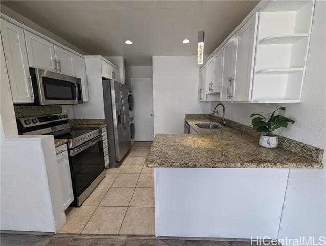 Building Photo - 572 Mananai Pl