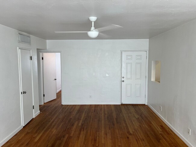 Building Photo - Downtown Huntridge, Almost 1/4 acre lot. R...
