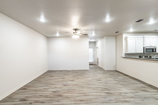 Building Photo - PRE-LEASING FOR SUMMER! - 2 Bedroom 2 Bath...