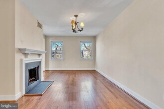Building Photo - 1105 N Pitt St