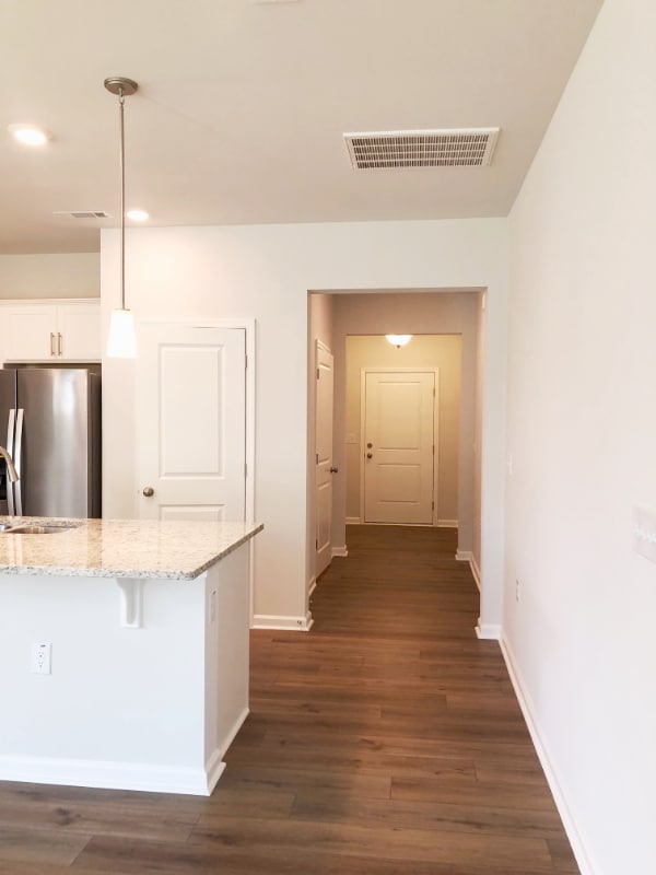 Building Photo - 906 Falls Grove Trl