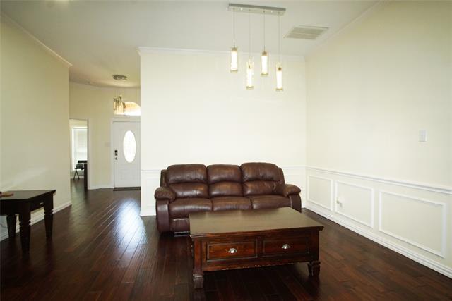 Building Photo - 1812 Woodchase Dr