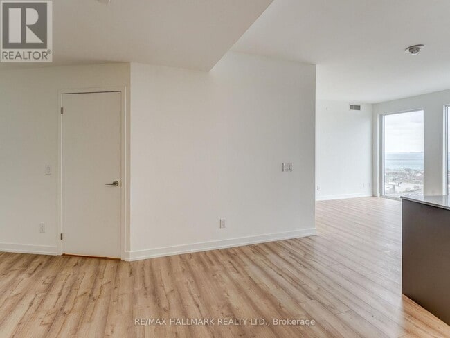 Building Photo - 135 E Liberty St