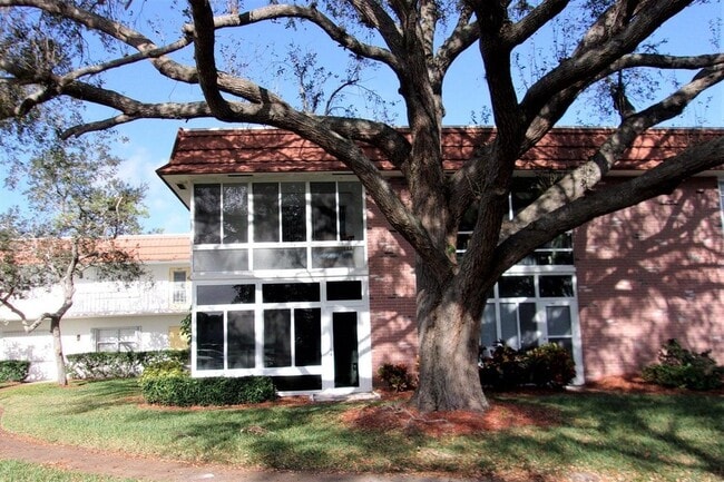 Building Photo - 1225 NW 21st St