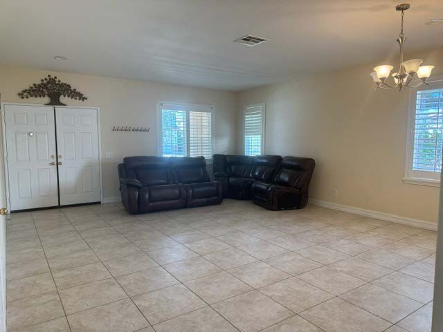 Foto del edificio - 13884 Oak Tree Ln