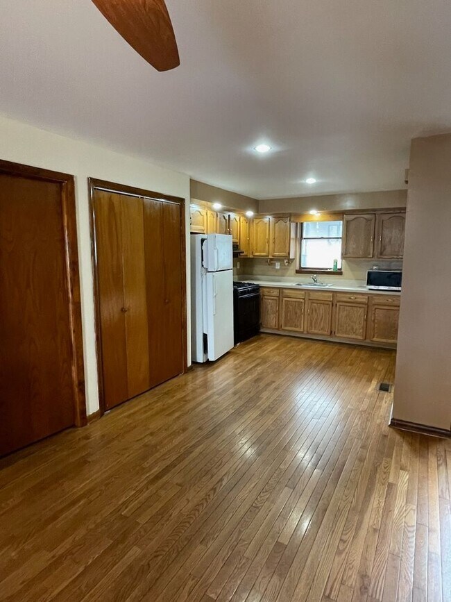 Foto del edificio - 3 Bedroom Near Packer Park