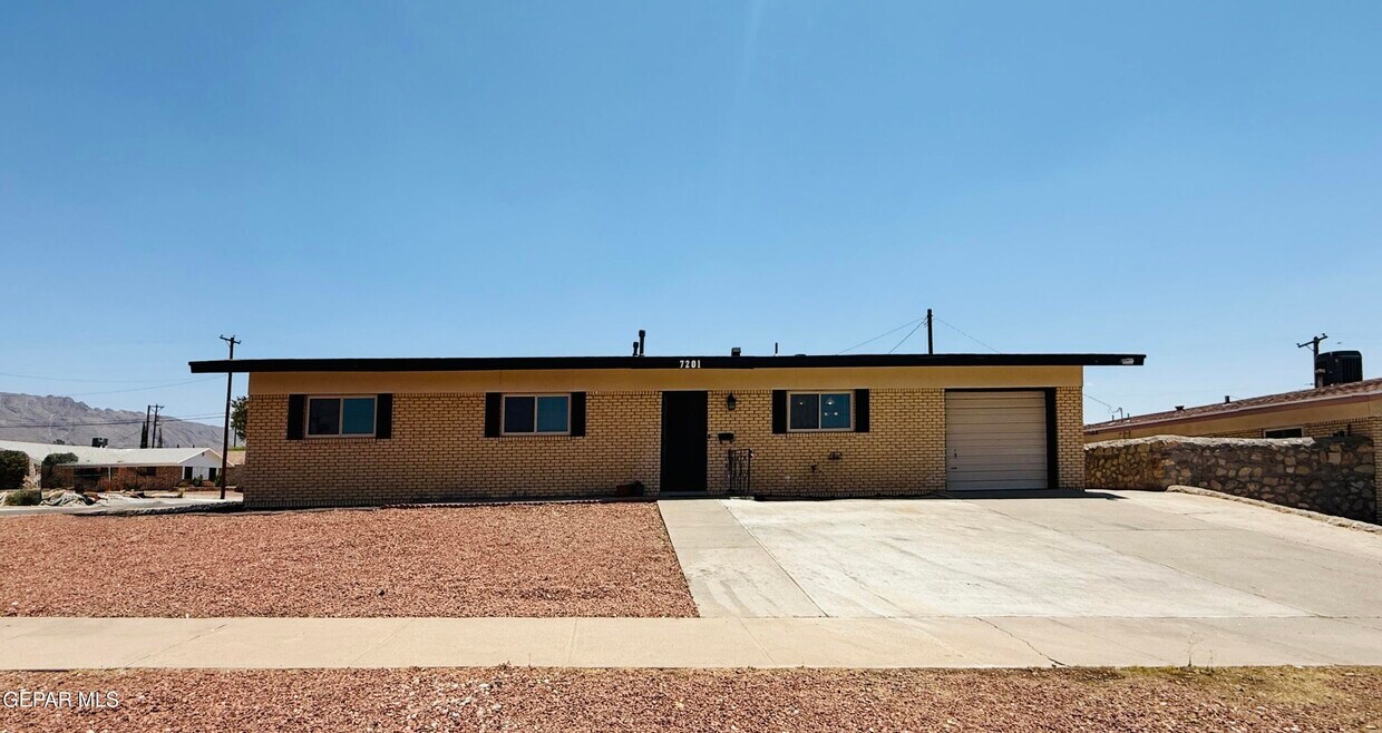 Foto principal - 7201 Armistad Ave