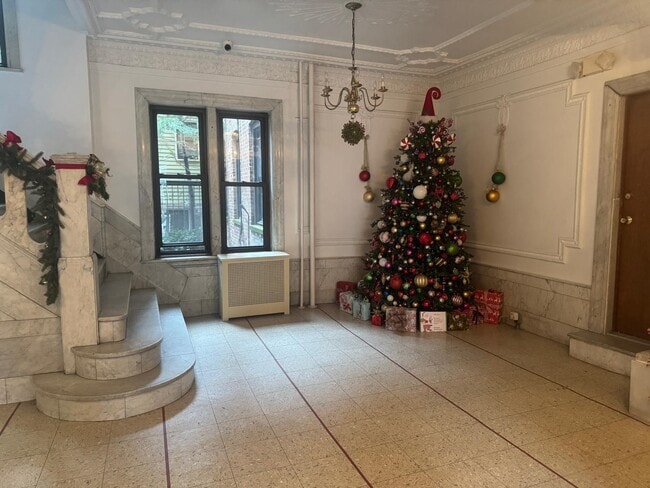 Foto del edificio - 35-39-39 Fulton St