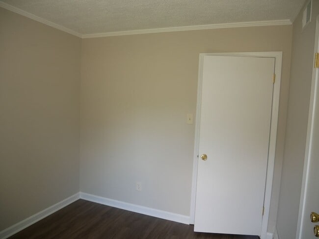 Building Photo - 1750 Brown Cove