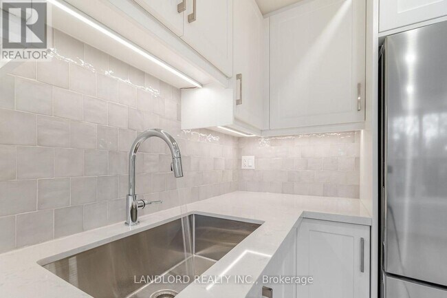 Photo du bâtiment - 73 Dewson St