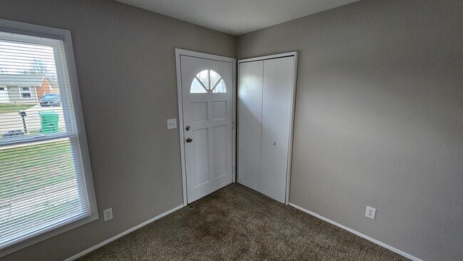 Foyer - 5219 Garden Green Way