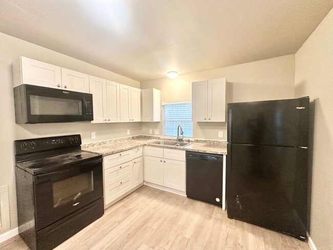 Foto del edificio - Adorable 2 Bed / 1 Bath Near Downtown Denton!