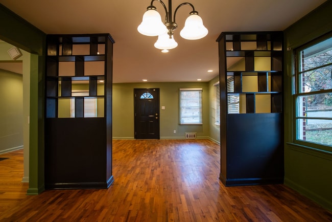 Building Photo - 2063 Delano Dr NE