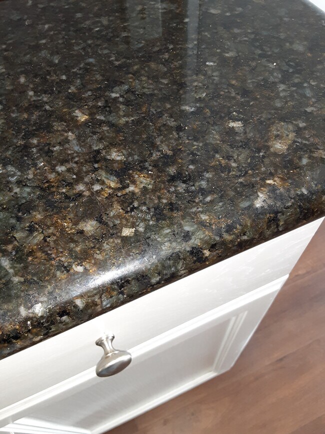 Granite countertops - 11716 Brussels Ave