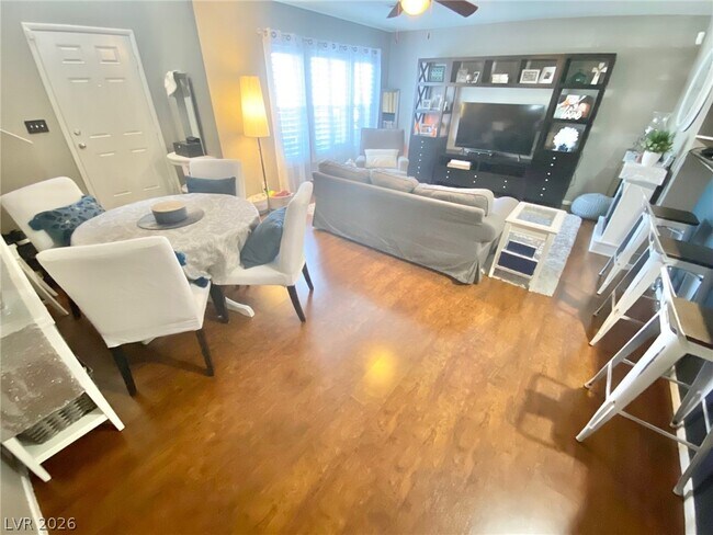 Foto del edificio - 3197 Jevonda Ave