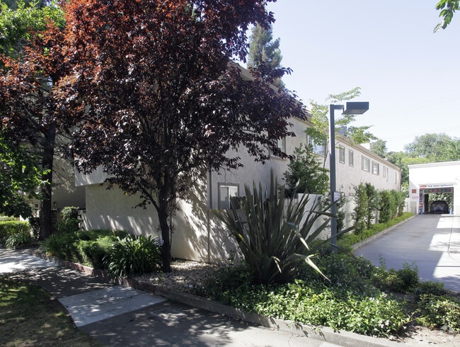 Building Photo - 2819 E St