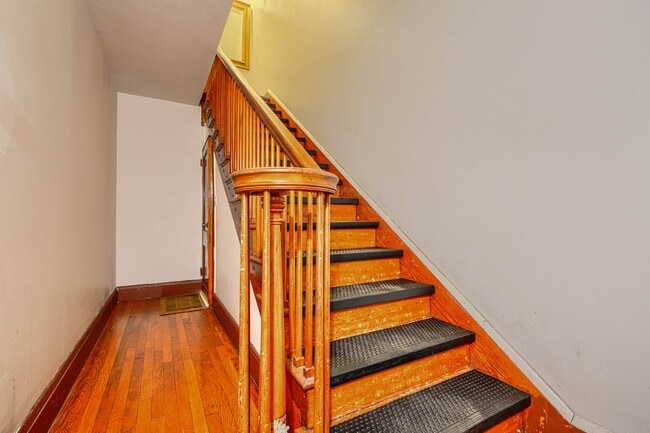 Building Photo - 4041 Wilkens Ave
