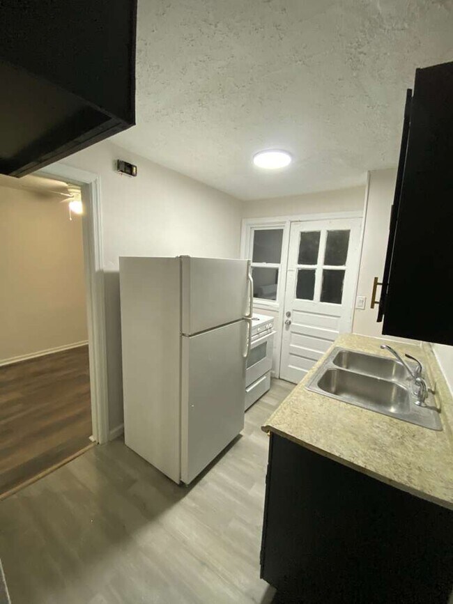 Foto del edificio - 1523 Babbitt Rd