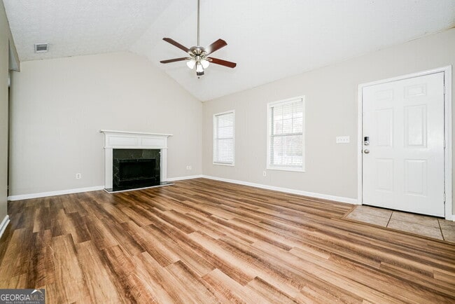 Building Photo - 245 Long Creek Dr