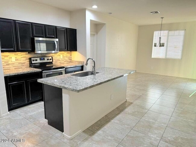 Foto del edificio - 1026 N 169th Ave