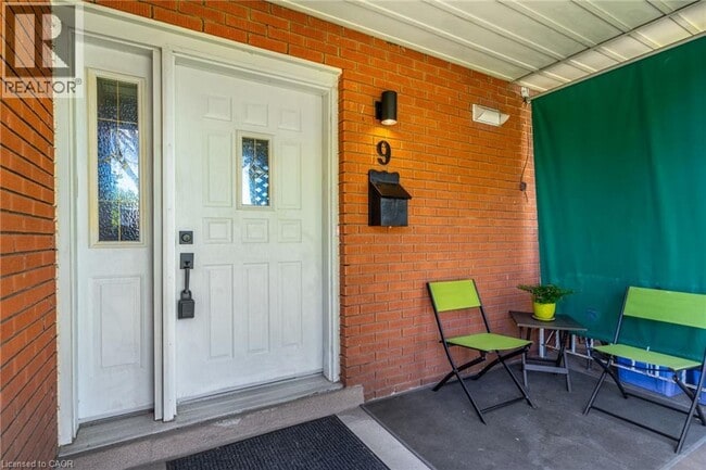 Building Photo - 9 Dianne Ct