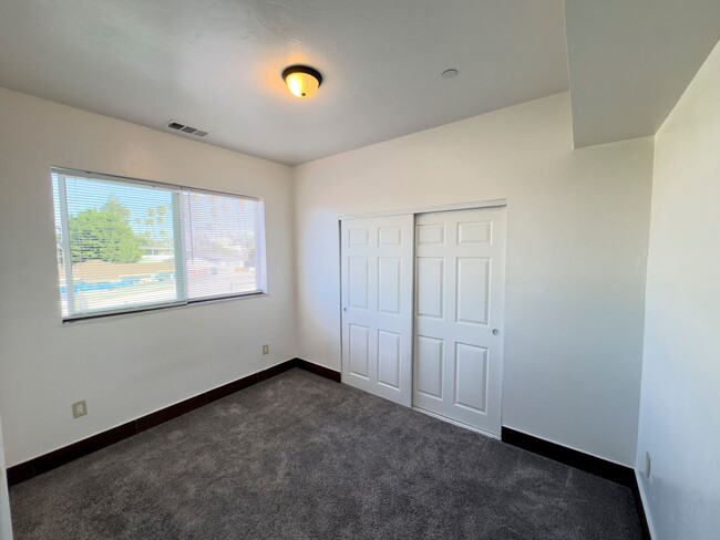 Building Photo - Epic Ocean Views! Tri Level 3 Bedroom 3 Ba...