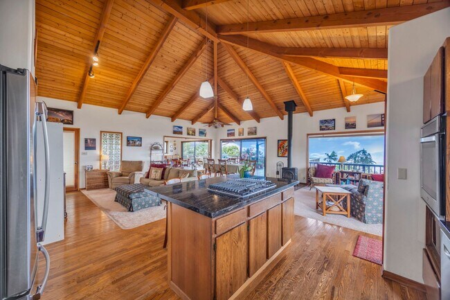 Foto del edificio - Fully Furnished 4BR in Kula. Garage, Bonus...
