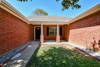 Building Photo - 835 Victoria Lakes Dr