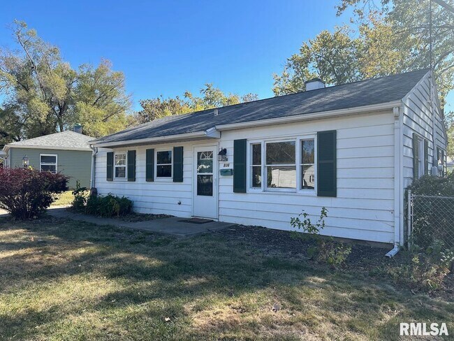 Foto del edificio - 936 W Willow Ln