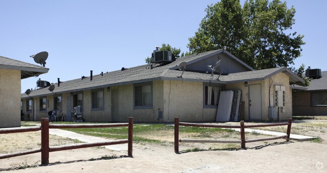Building Photo - 16562 Willow St