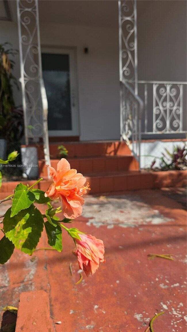 Foto del edificio - 5715 NW 6th Ave