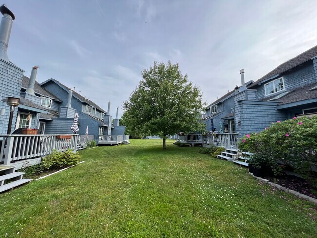 Building Photo - 129 Portland Ave