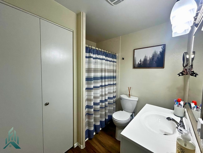 Building Photo - Completely Renovated 3 bed/2 bath Home