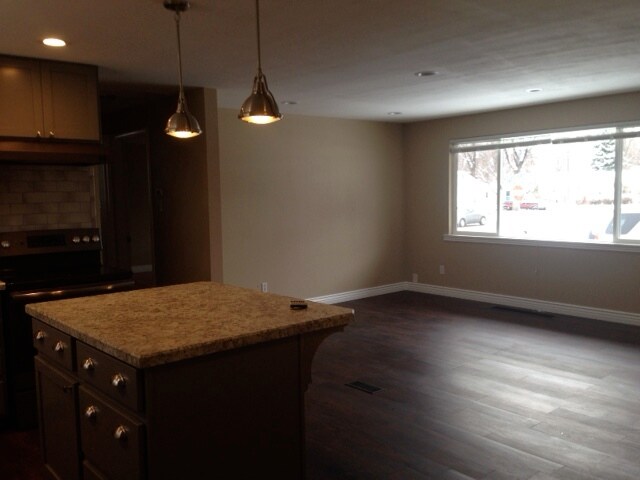 Sala de estar - 200 Clover Ln