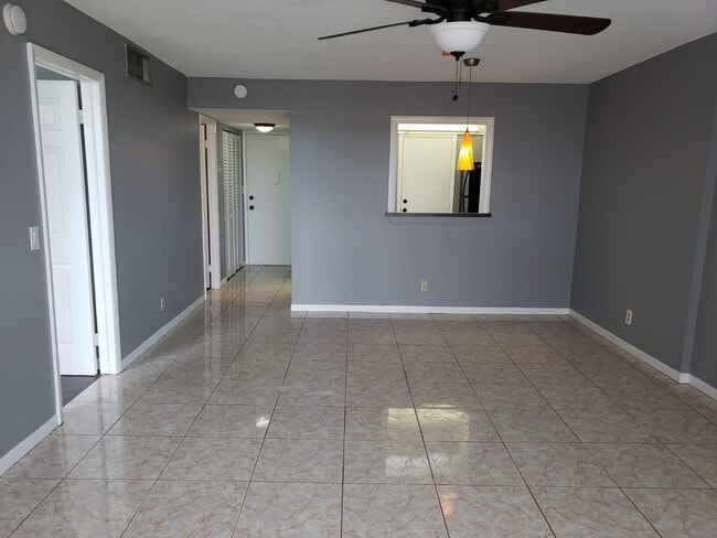 Building Photo - 406 NW 68th Ave