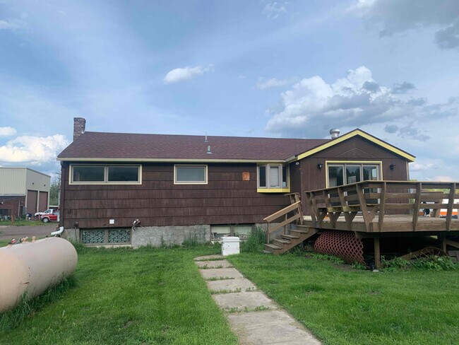 Foto del edificio - 5197 Lavaque Rd