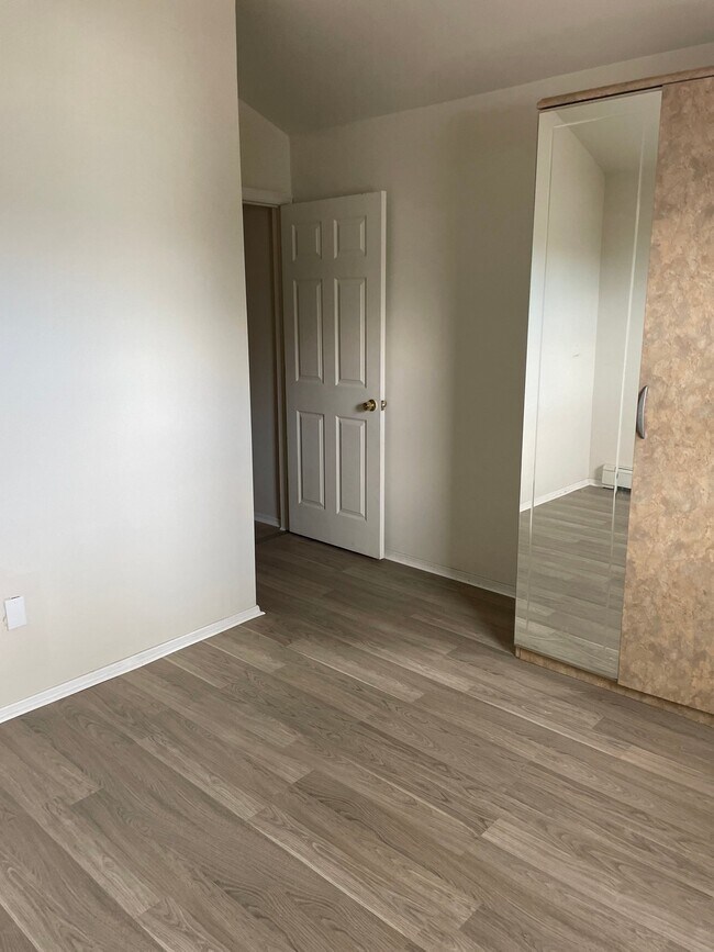 Foto del edificio - 1521 E 94th St