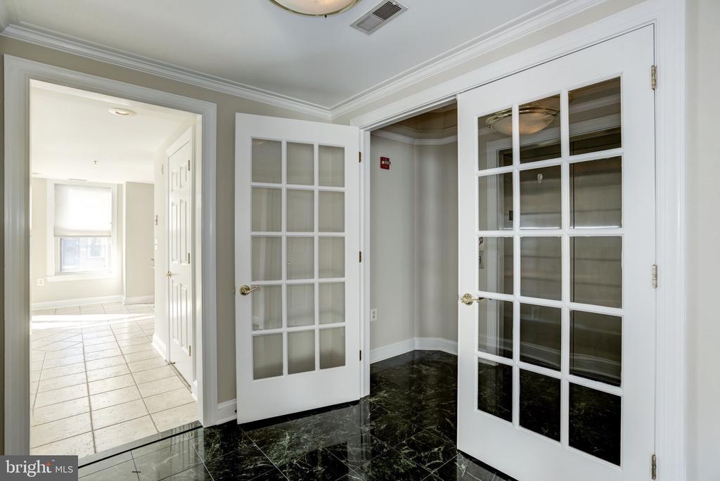 Foto principal - 1555 N Colonial Terrace