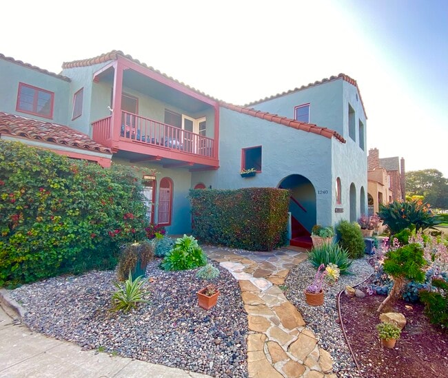 Foto del edificio - 1240 Meadowbrook Ave