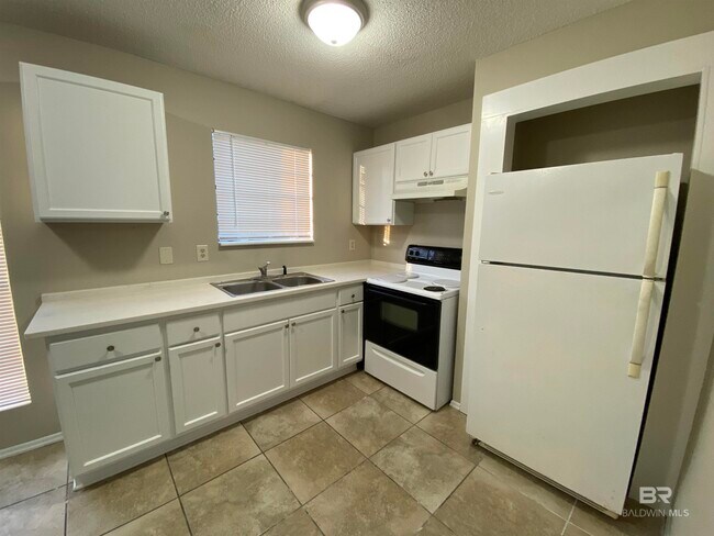 Foto del edificio - 6394 Schoel Ln