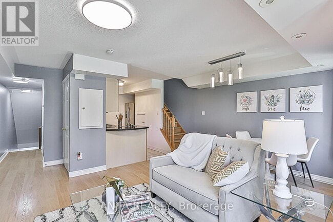 Building Photo - 316 John St.