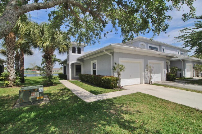 Foto del edificio - 1812 Sandhill Crane Dr