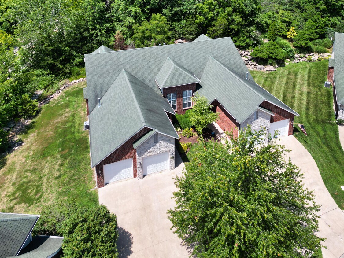 Primary Photo - 2612 Face Rock Ct