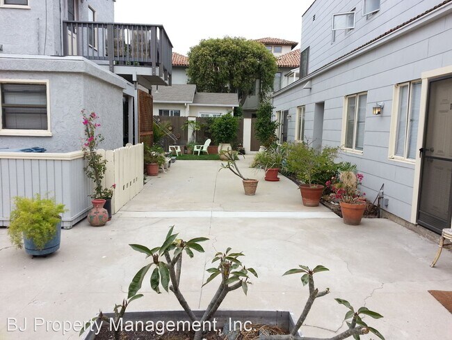 Building Photo - 112 4th St